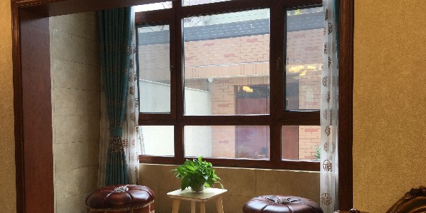 定制鋁包木門(mén)窗特點(diǎn)明顯，一分錢(qián)一分貨