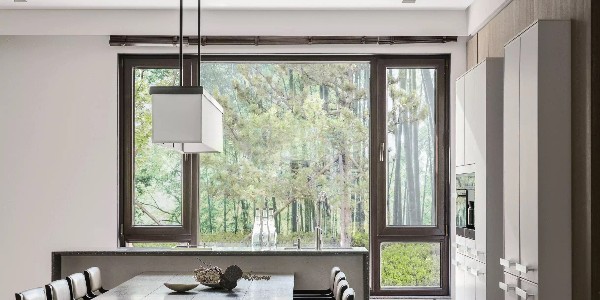 哪個(gè)廠家的鋁包木門(mén)窗好，價(jià)格怎么樣