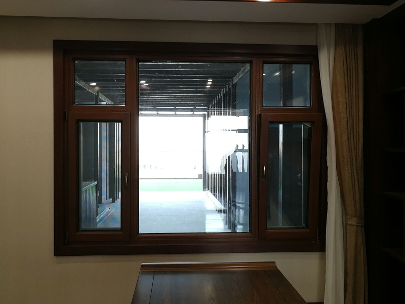 鋁包木門(mén)窗實(shí)拍