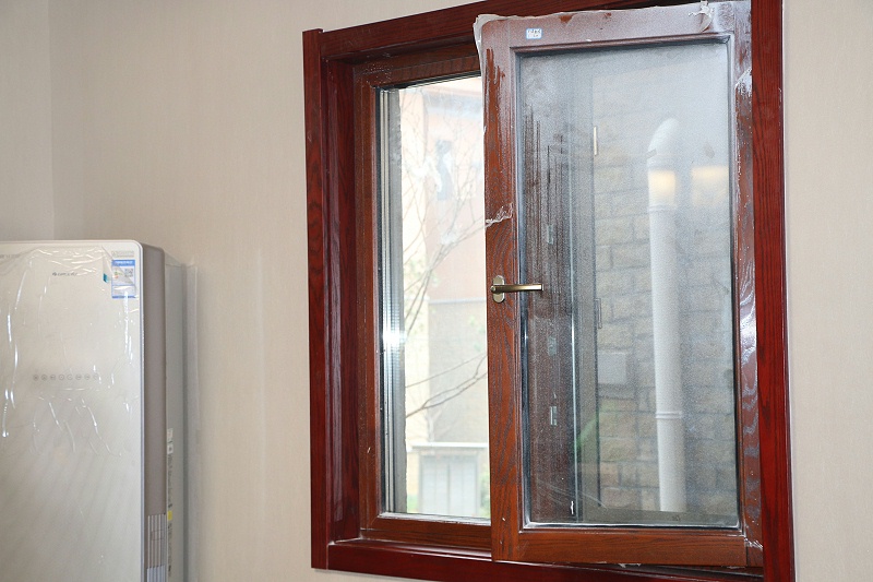 鋁包木窗實(shí)拍