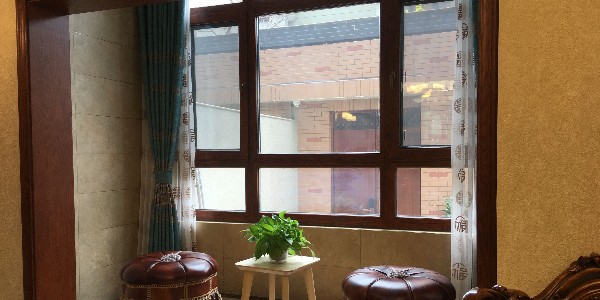 斷橋鋁窗戶更便宜，客戶卻買定制鋁包木窗，為啥？大氣奢華更顯檔次