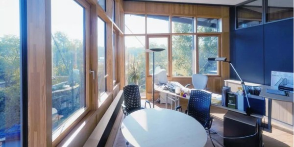 鋁包木門窗生產(chǎn)廠家如何做到線下沒有業(yè)務員-還能年產(chǎn)10000平方米